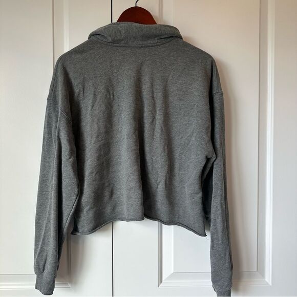 Wild Fable Size XXL Cropped Gray Collared Henley Sweatshirt - Picture 3 of 4
